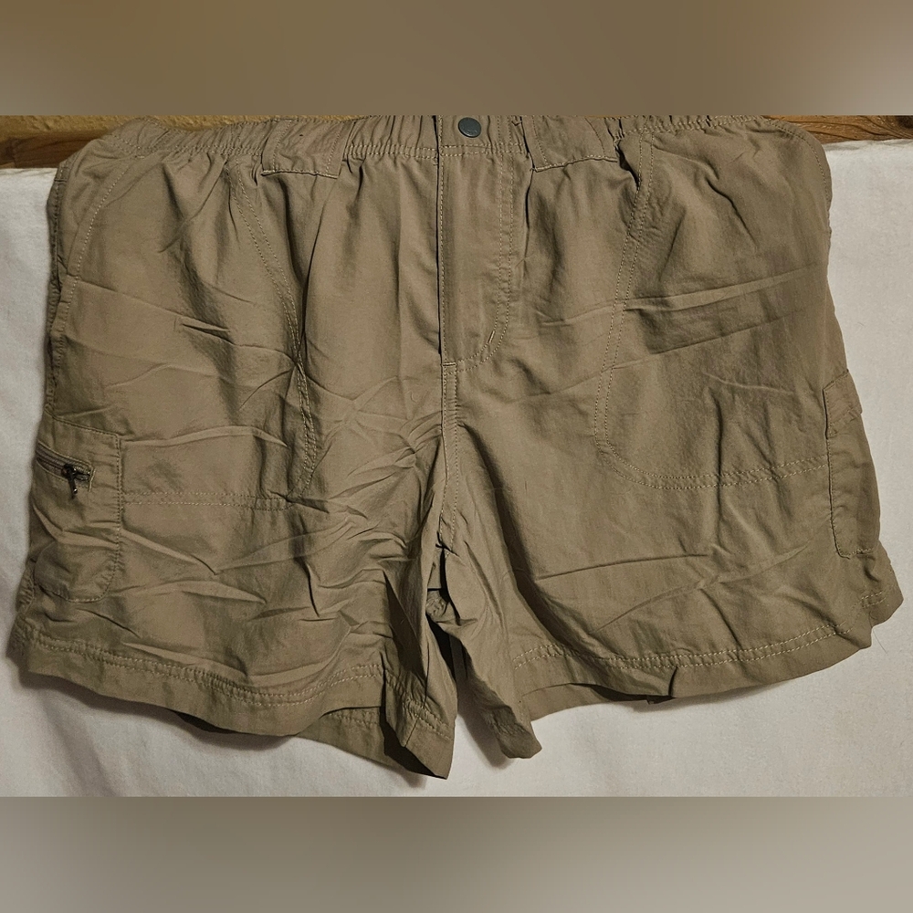 Columbia Womens Tan Shorts